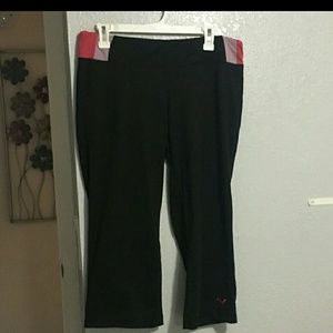 PUMA Size XL Pink and black capris